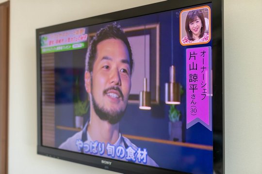 壁掛けテレビ